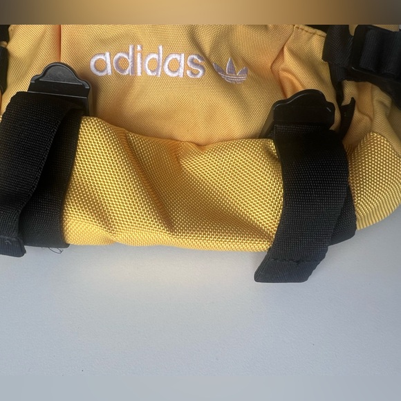 NWOT Adidas Fanny pack yellow waterproof - Picture 9 of 12